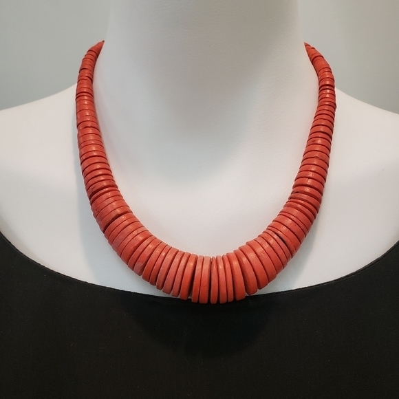 VINTAGE Red Boho Tribal Disc Graduated Coco Shell Necklace - Picture 3 of 5